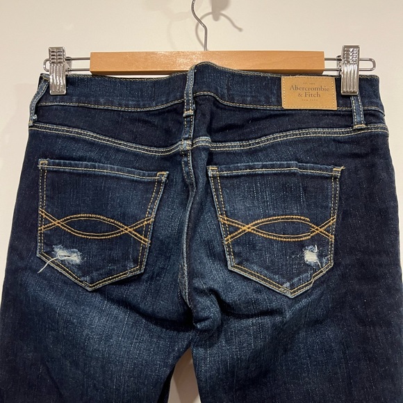 Low rise Abercrombie brand distressed, skinny jeans - Picture 9 of 11